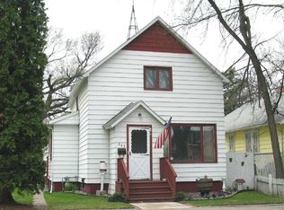 613 N 5th St, Grand Forks, ND 58203