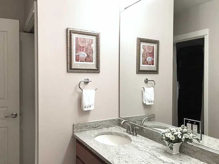 2 sinks
