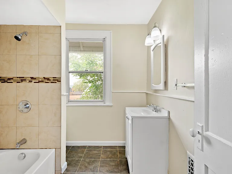 2228 S Braddock Ave — Photo 26