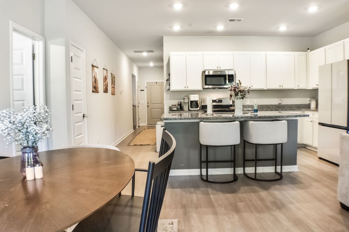 next background image