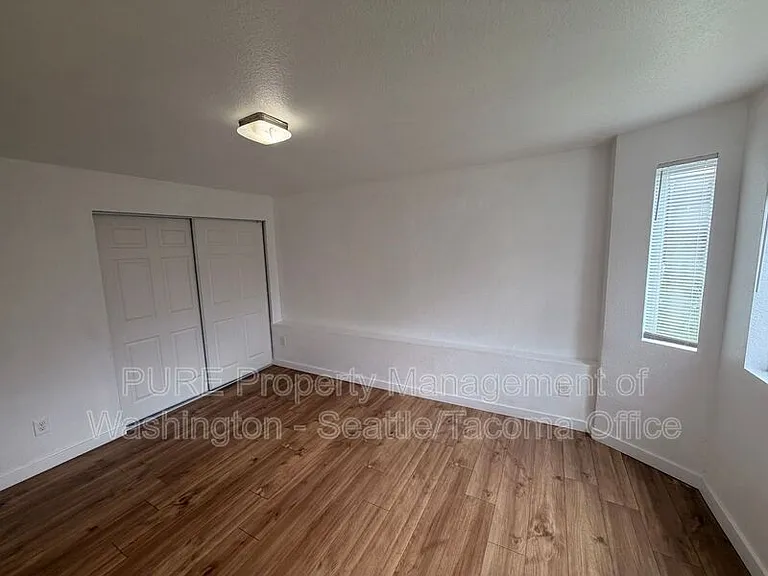 1706 E 56th St #2 — Photo 10