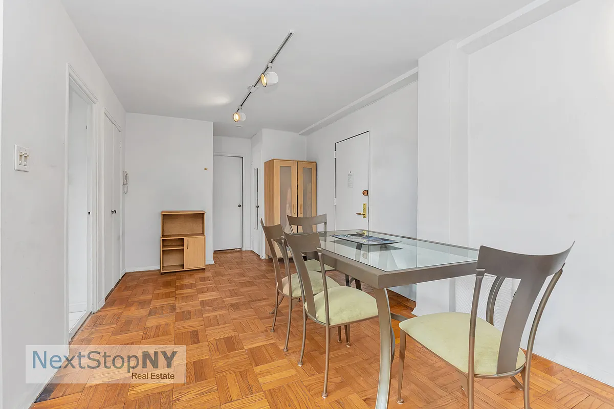 233 East 69th Street — Photo 3