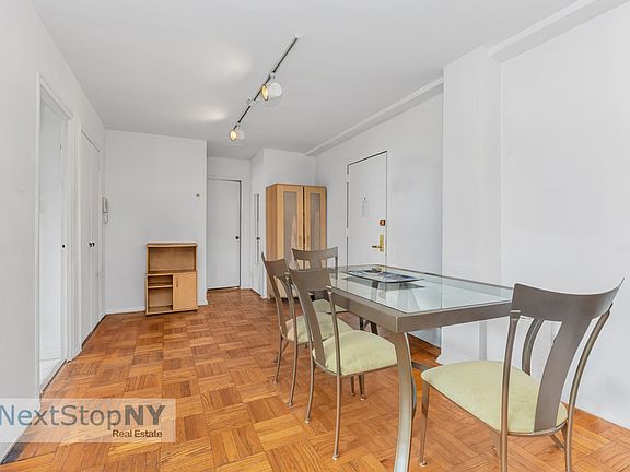 4th image of 233 E 69th St APT 14G
