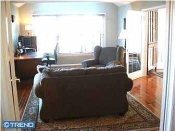 3rd image of 18 Heron Hill Dr