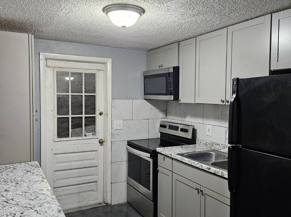 3208 N 48th St APT B