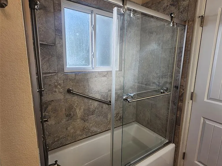9225 Clermont Dr — Photo 26