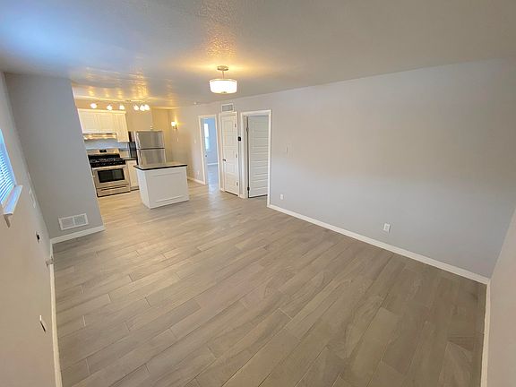 2nd image of 2723 Sacramento Ave #B