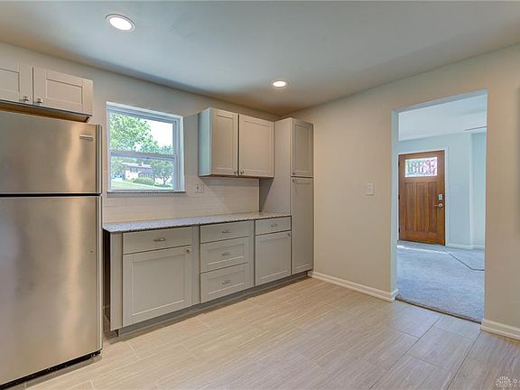 3rd image of 4005 Riverview Ave