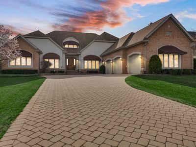 61 Overlook Dr, Golf, IL, 60029