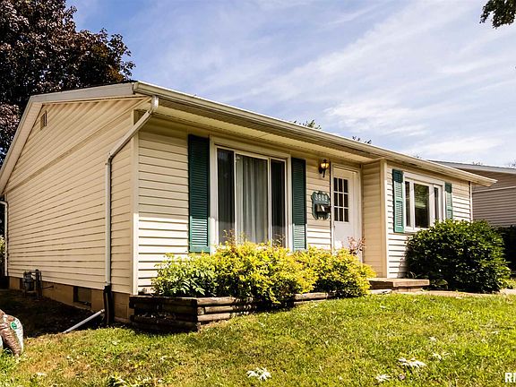 2nd image of 3809 W Warwick Dr
