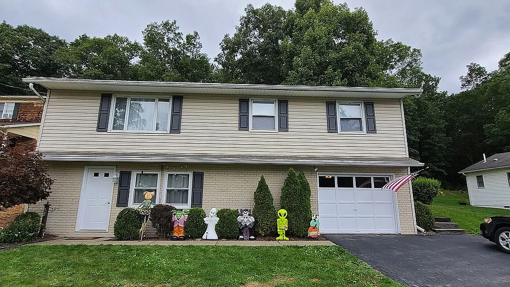 12 Harvard Rd photo 1