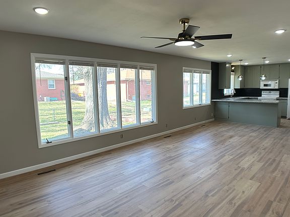 4th image of 205 Lakewood Dr #205