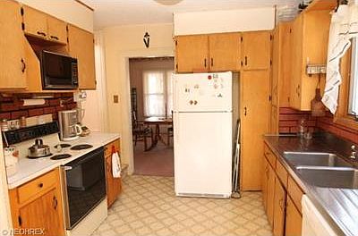 5th image of 313 Highland Ave