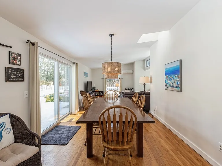 24 Woodland Ave — Photo 13