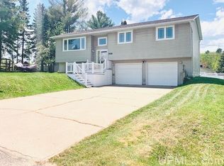 215 N Marigold St, Ishpeming, MI 49849