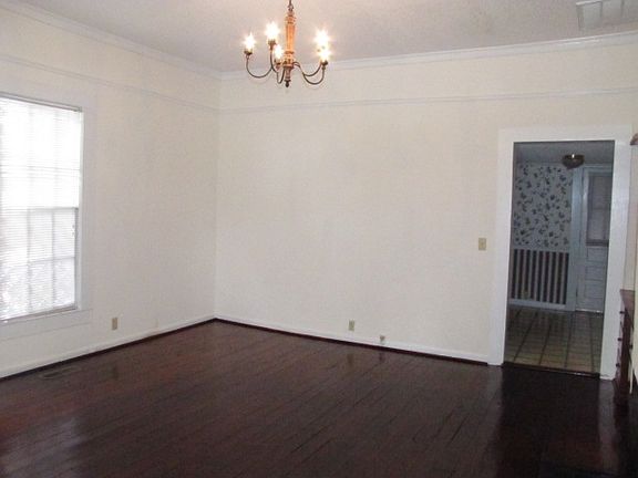 3rd image of 424 N Forest St