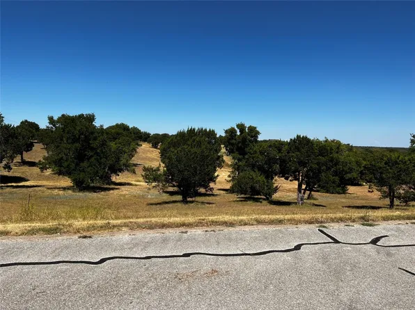 7105 S Aberdeen Dr, Cleburne, TX 76033