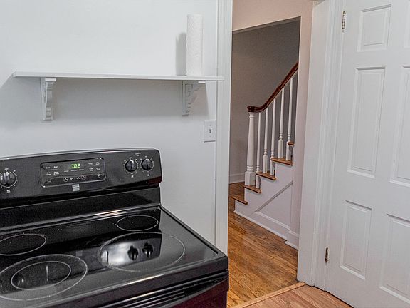 5th image of 461 Mahoning Ave NW