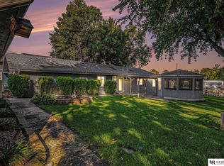 2109 W Shore Dr, Union, NE 68455