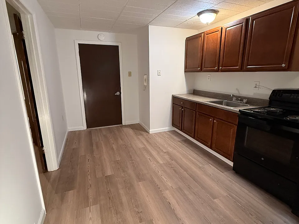 504 Delaware Ave #1A