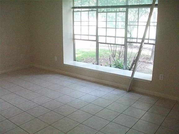 5th image of 2943 Fort Stockton Dr