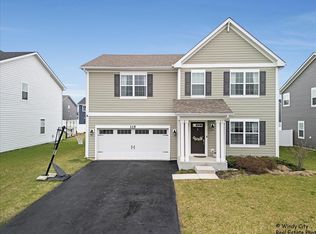 315 Garden Dr, Elgin, IL 60124