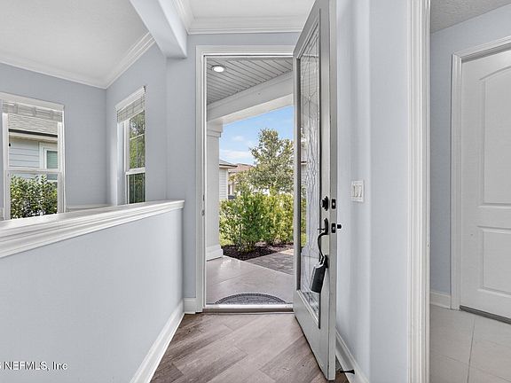 4th image of 232 CREEKMORE Drive