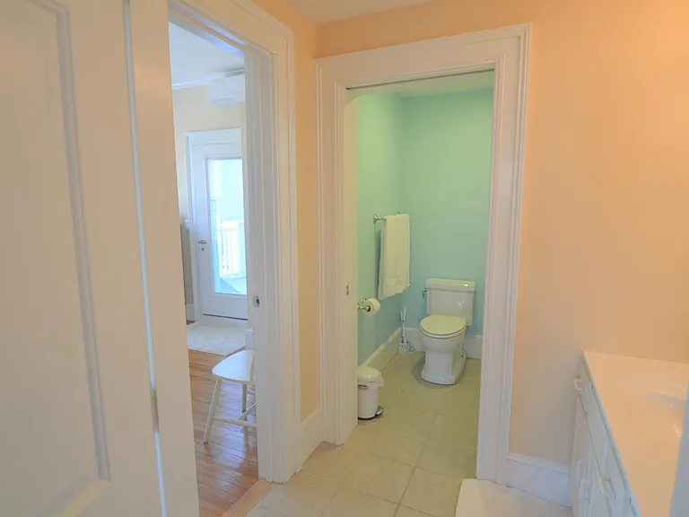 398 Wolcott Ave #4 — Photo 10