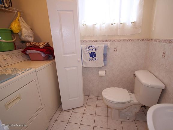3rd image of 47 Craig Ave