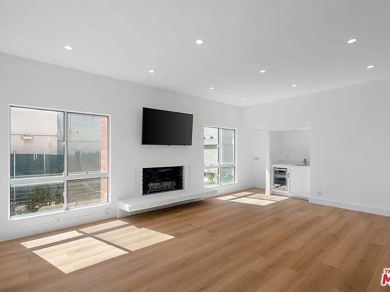 4807 Woodley Ave #309 — Photo 12