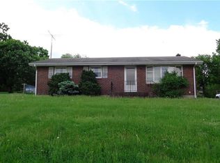 1998 Polk Valley Rd, Hellertown, PA 18055