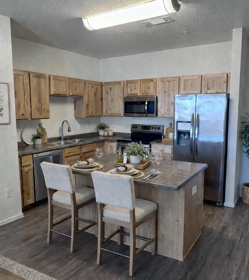 1 bed, 725 sqft, $1,550 — Photo 1