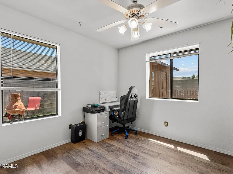 1061 W Morse Ave — Photo 8