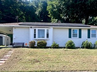 33 Curry Rd, Hamden, CT 06517