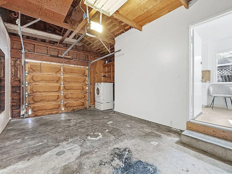 3967 Bismarck Dr — Photo 10