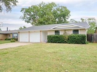 2120 Kings Rd, Moore, OK 73160