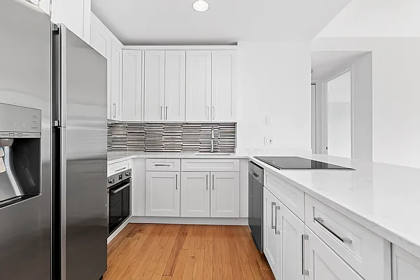 Sold by Triplemint | media 11