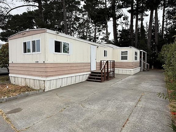 2nd image of 5529 Paradise Ln #1529