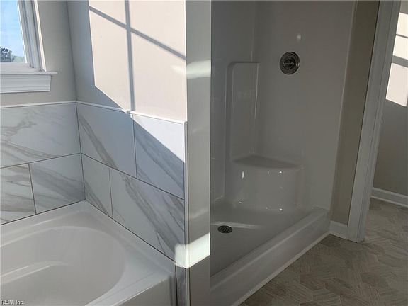 5th image of 232 Tassell Cres