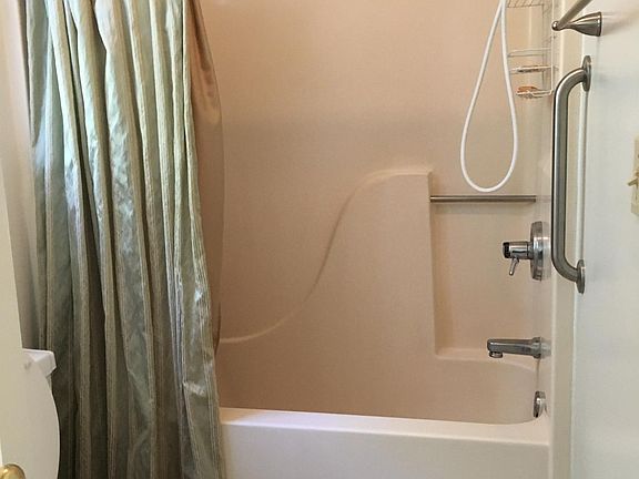 2nd image of 1233 E Tylers Turn