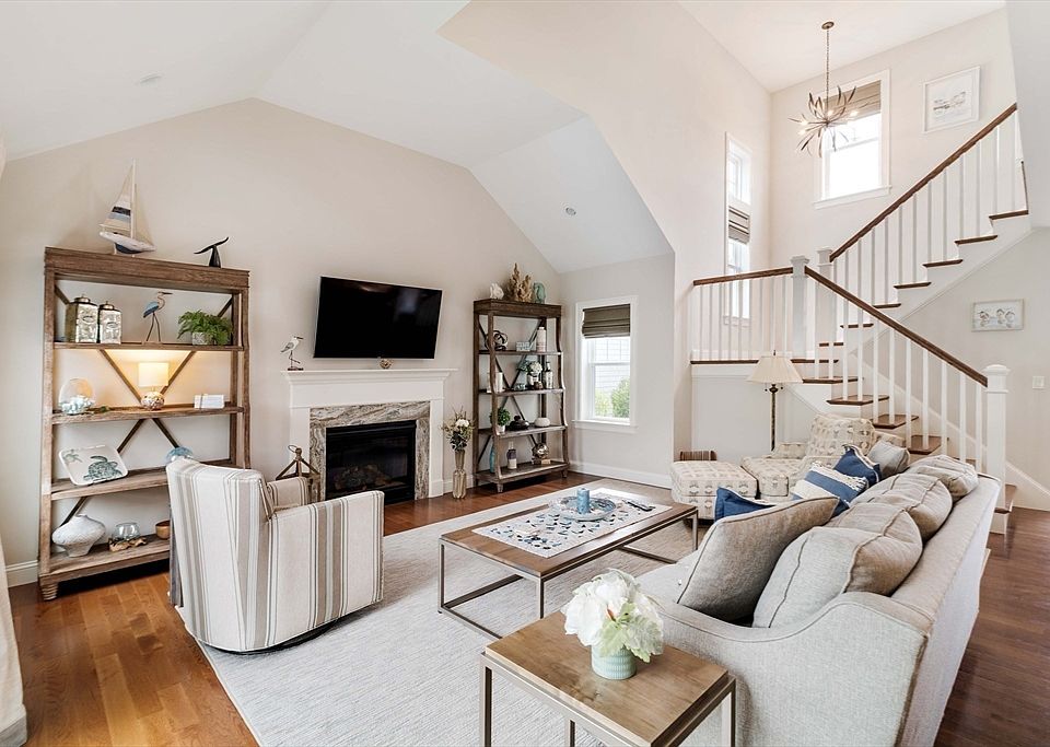 1st image of 23 Cottage Ln