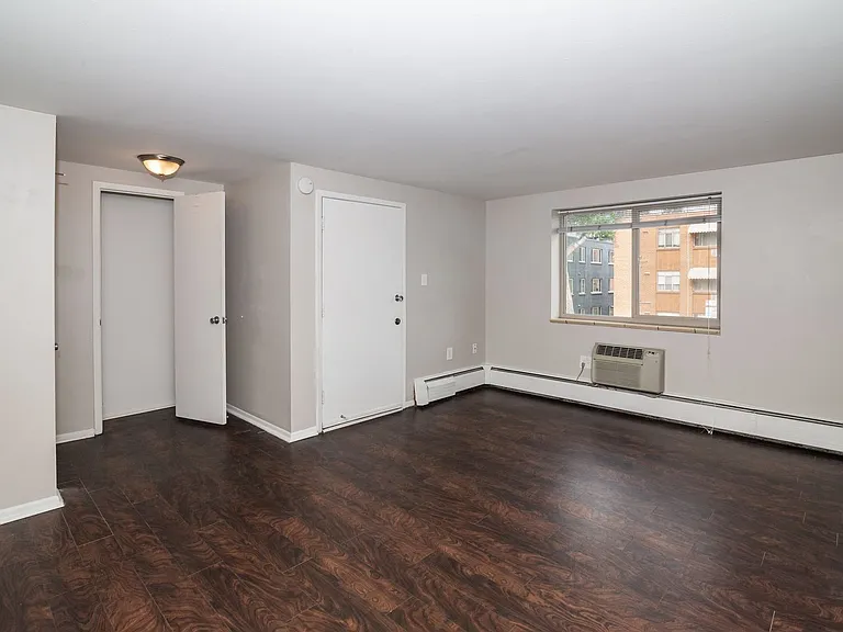 Dexter Street Apartments — Photo 47