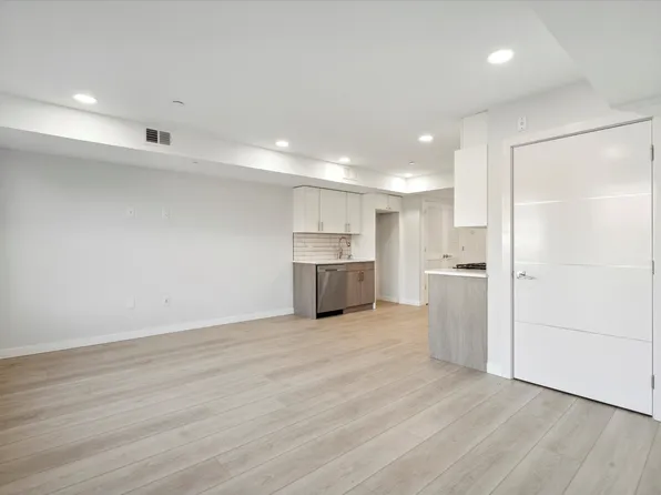 3804 Lancaster Ave, Philadelphia, PA