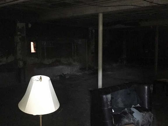 3rd image of 5352 Warren Ave