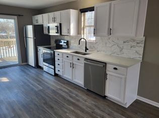 925 NE Ridgeview Dr APT D, Lees Summit, MO 64086