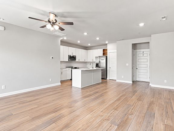 5th image of 306 Lydia Dr