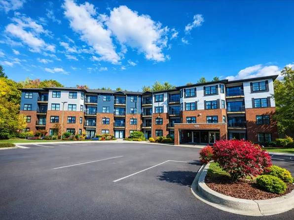 Brook Hill Apartments