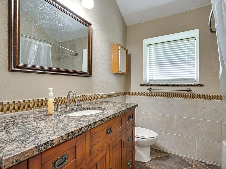 10236 Quest Dr — Photo 24