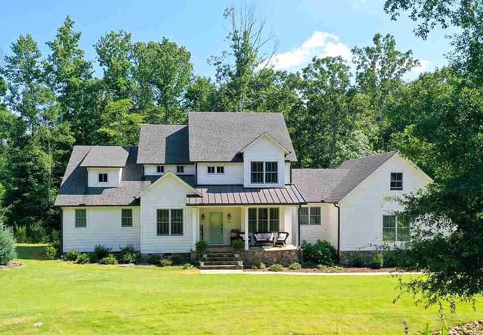 1st image of 225 Abenaki Way