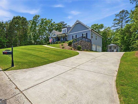 2nd image of 423 Spring Lake Hls